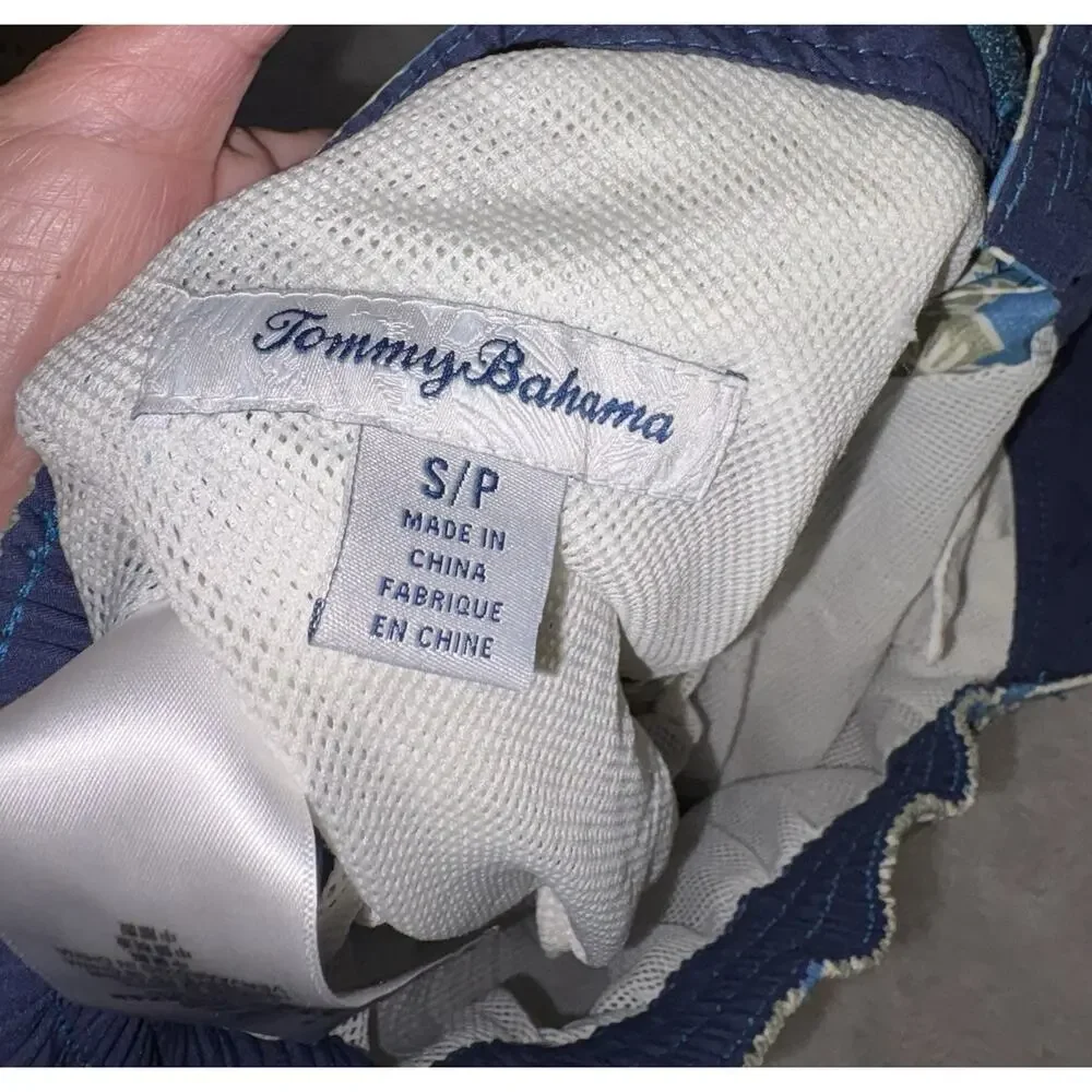 Vintage Tommy Bahama Men’s S Tropical Design Cargo Swim Trunks. Great Pair